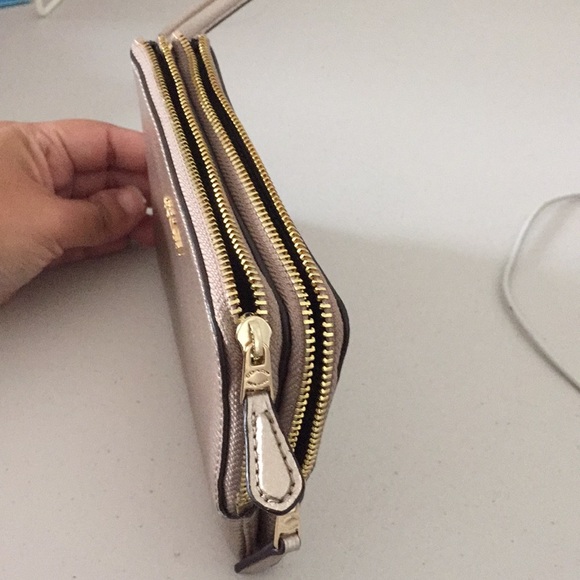 NWT Coach gold wristlet - Picture 2 of 5